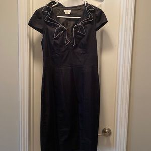 Fully lined size 8 London Times dress. 39 inches in length.